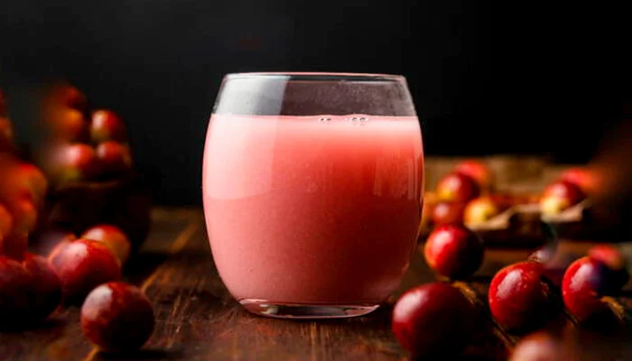 Las 5 bebidas afrodisíacas que debes probar en iquitos 2 viajes express Trago de camu camu viajes express